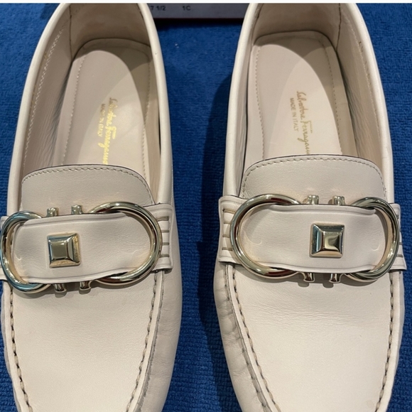 ☆☆Sold ☆ Sold ☆☆SALVATORE FERRAGAMO loafers - Picture 3 of 8